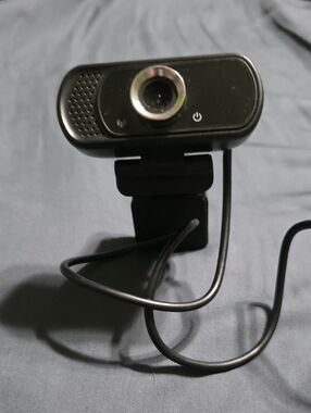 Black USB Webcam with Built-in Microphone - Reliable HD Video